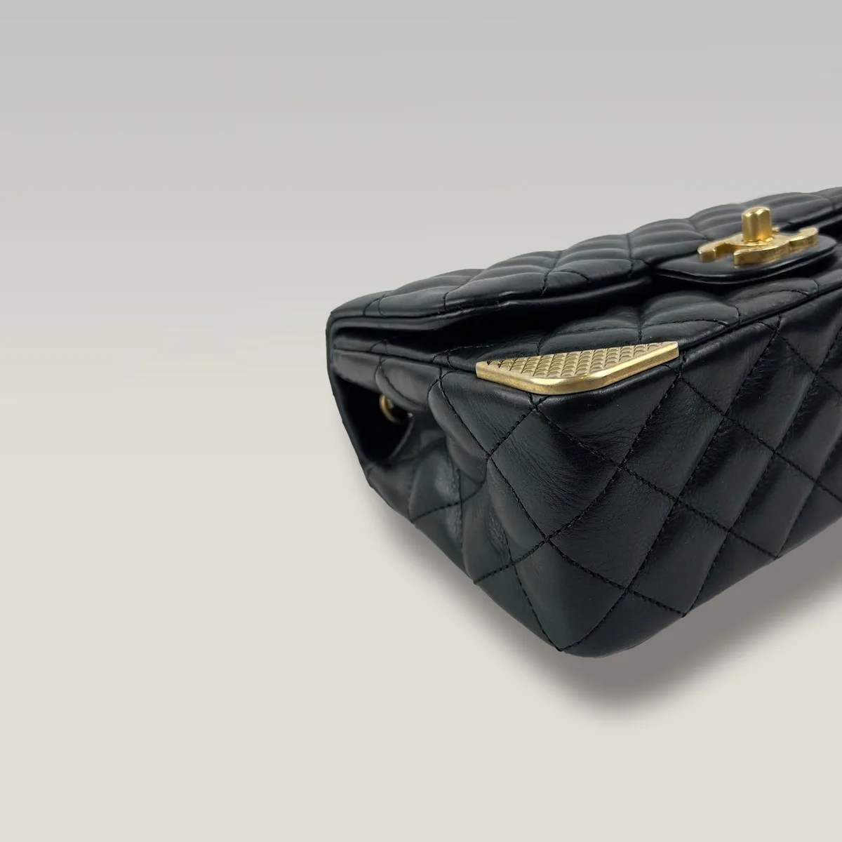 Chanel Classic Flap Small in Schwarz, Foto 5