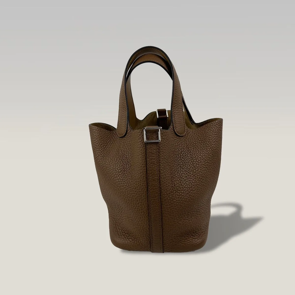 Hermès Picotin Lock 18 in Gold Hammered Leather with Gold Hardware