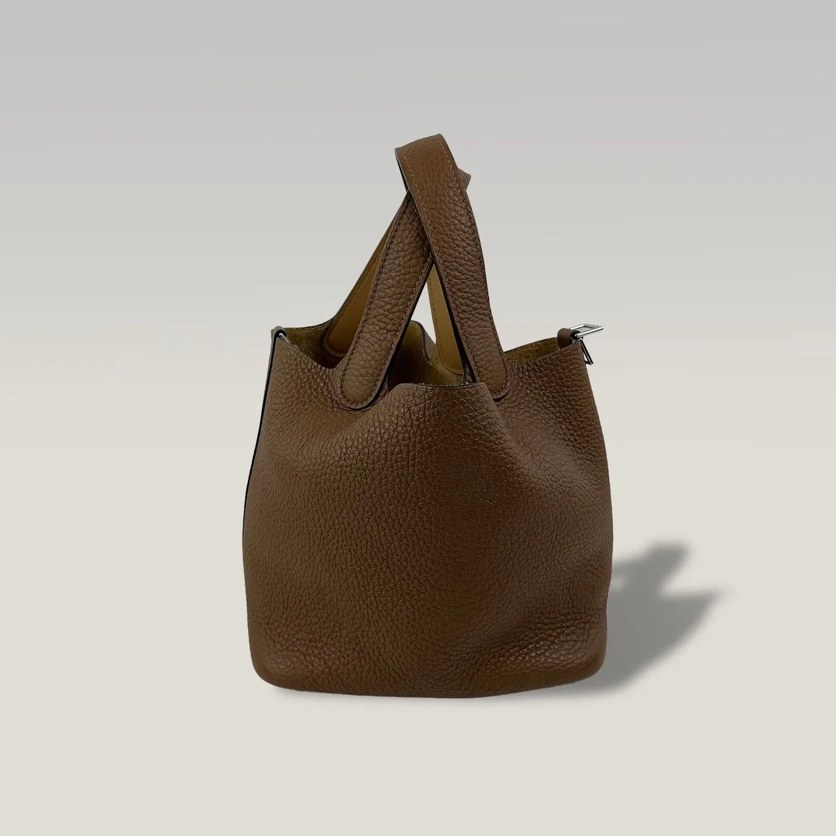 Hermès Picotin Lock 18 in Gold, photo 2