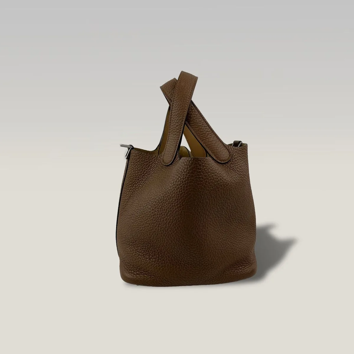 Hermès Picotin Lock 18 in Gold, photo 3