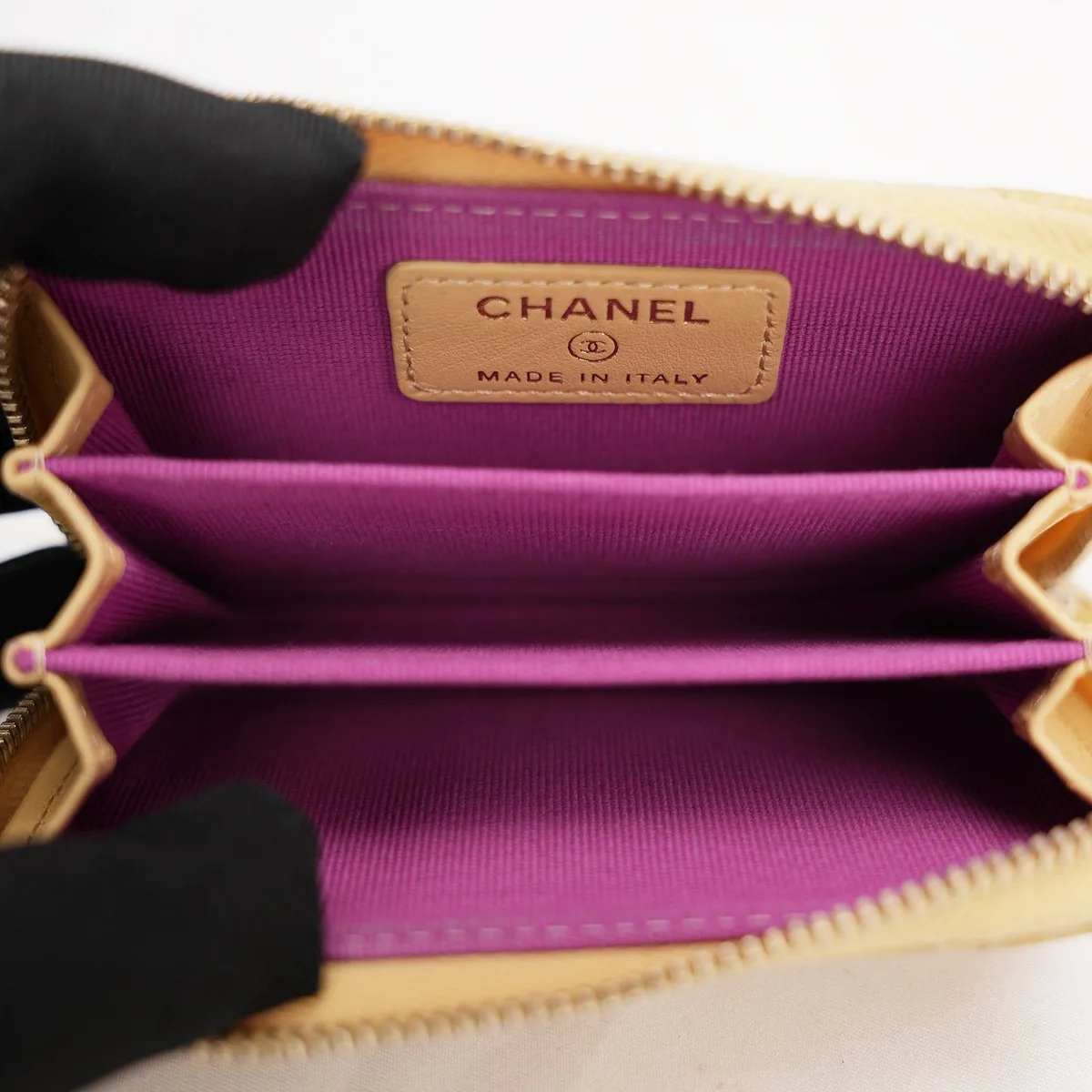 Chanel cartera acolchada con cremallera en amarillo, foto 5