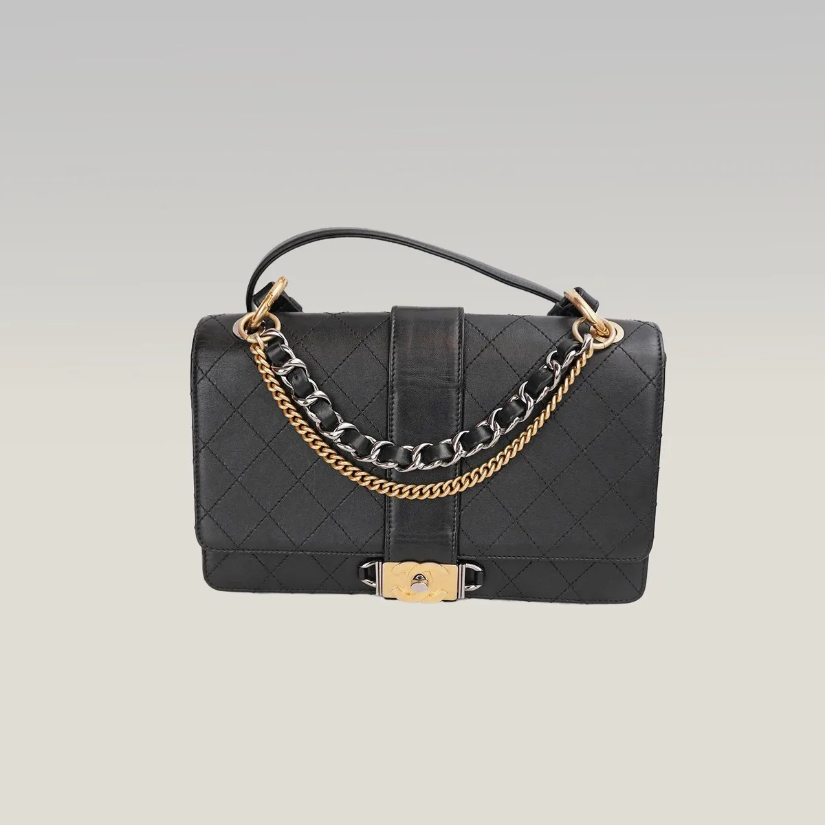 Chanel Medium Flap Bag in Black, photo 2