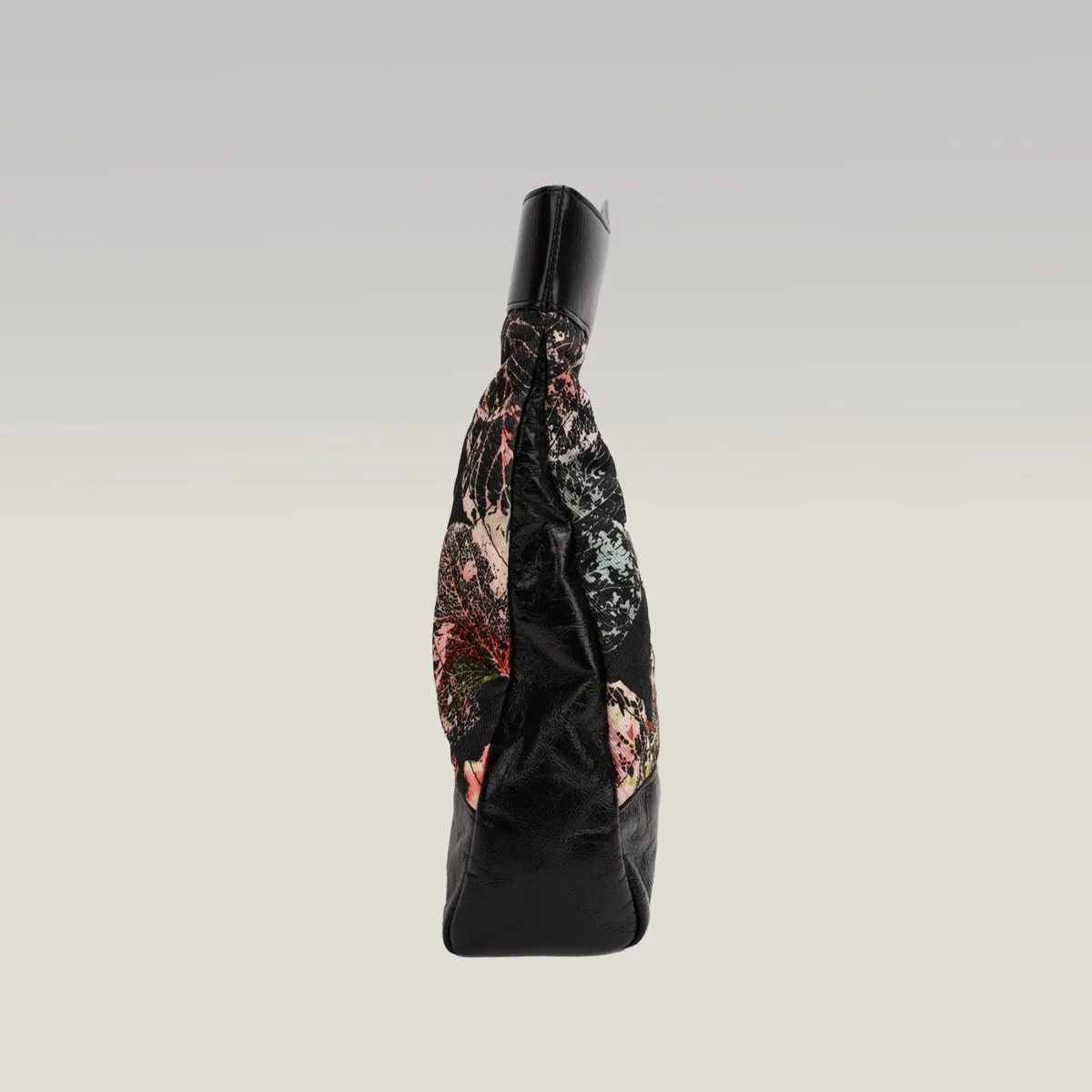 Chanel 31 Quilted Floral Tote in Black, photo 4