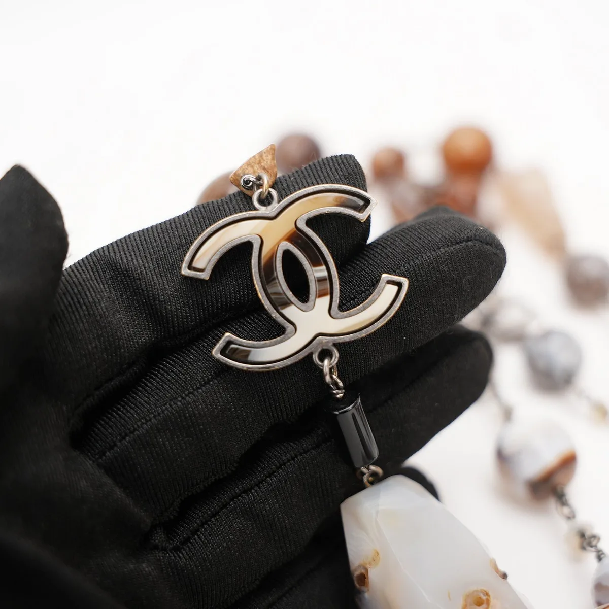 Chanel collana lunga CC argento e multicolore, foto 5