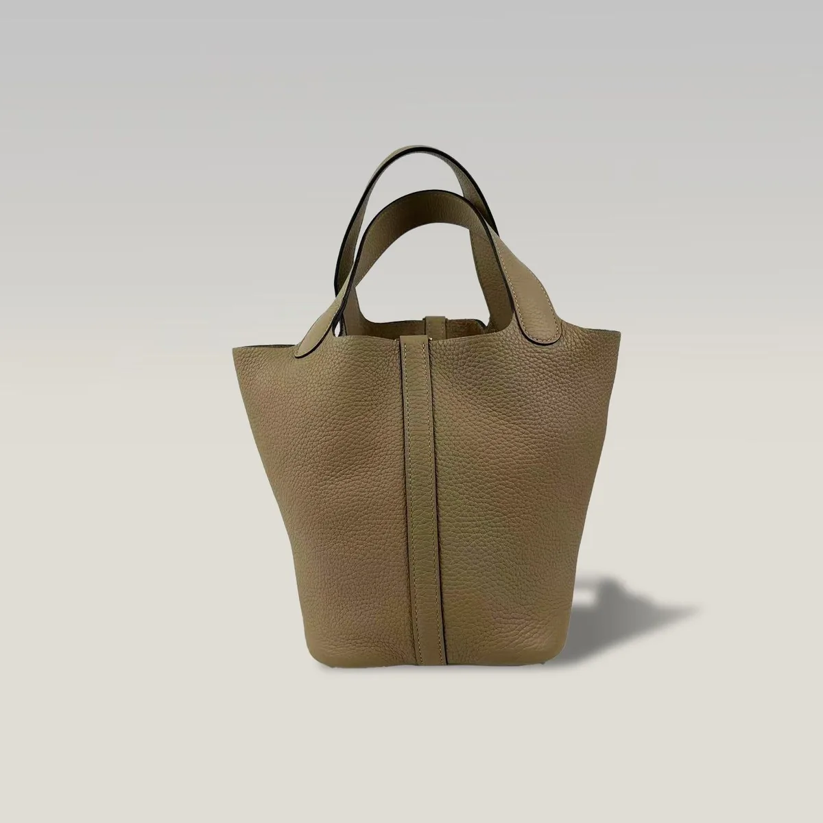 Hermès Picotin Lock 18 in Taupe Hammered Leather with Gold Hardware