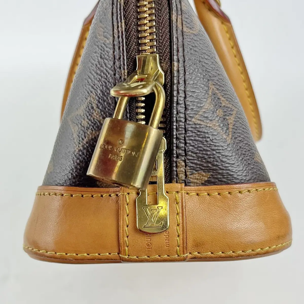 Louis Vuitton Alma BB in Monogram Brown, photo 6