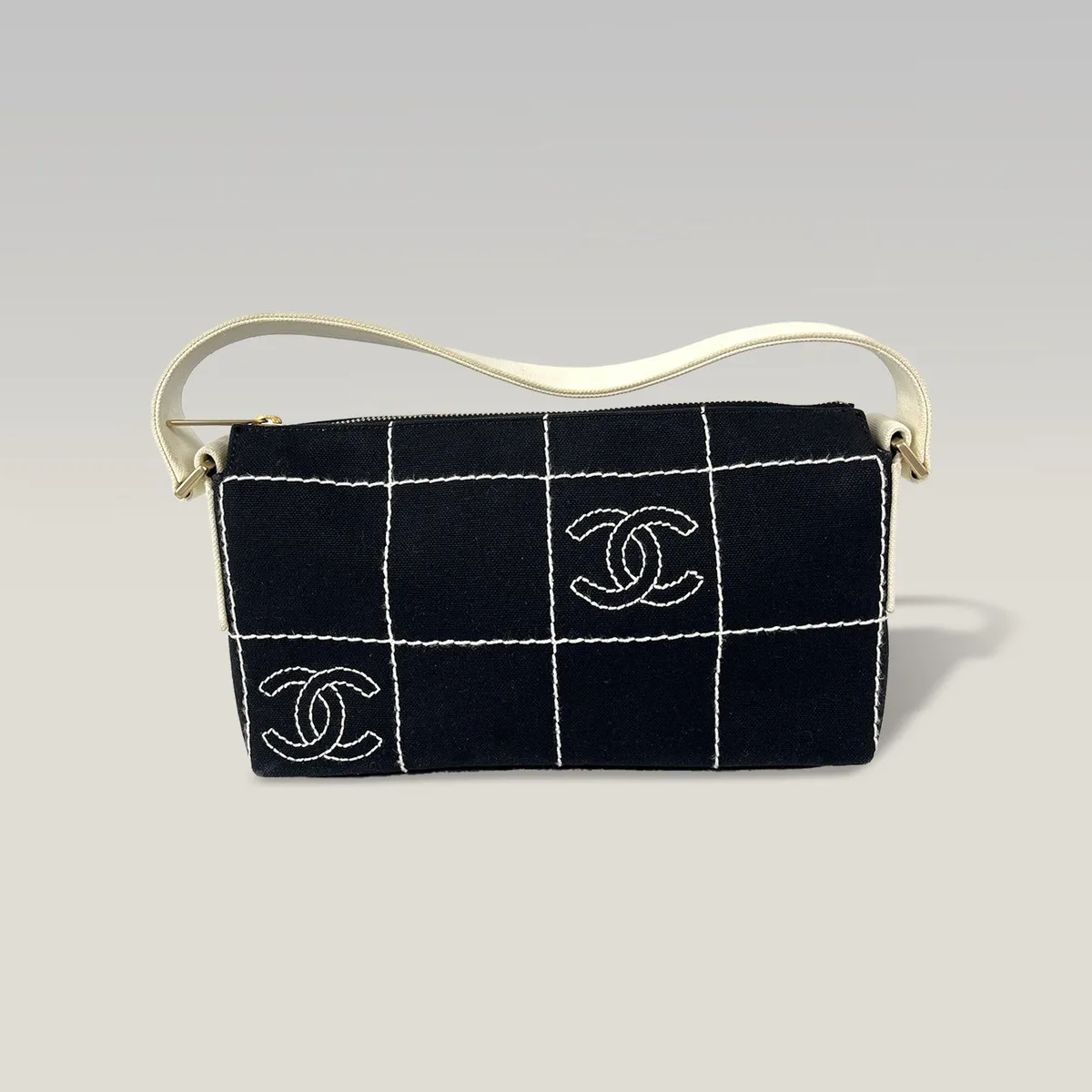 Chanel Chocolate Bar in Black, photo 3