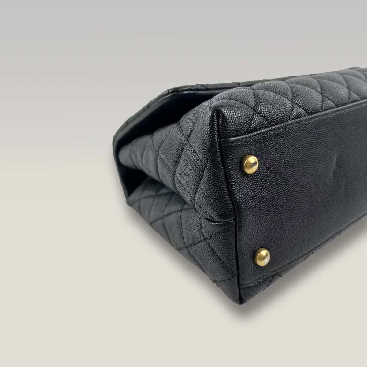 Chanel Coco Handle Medium in Black and Burgundy, photo 5