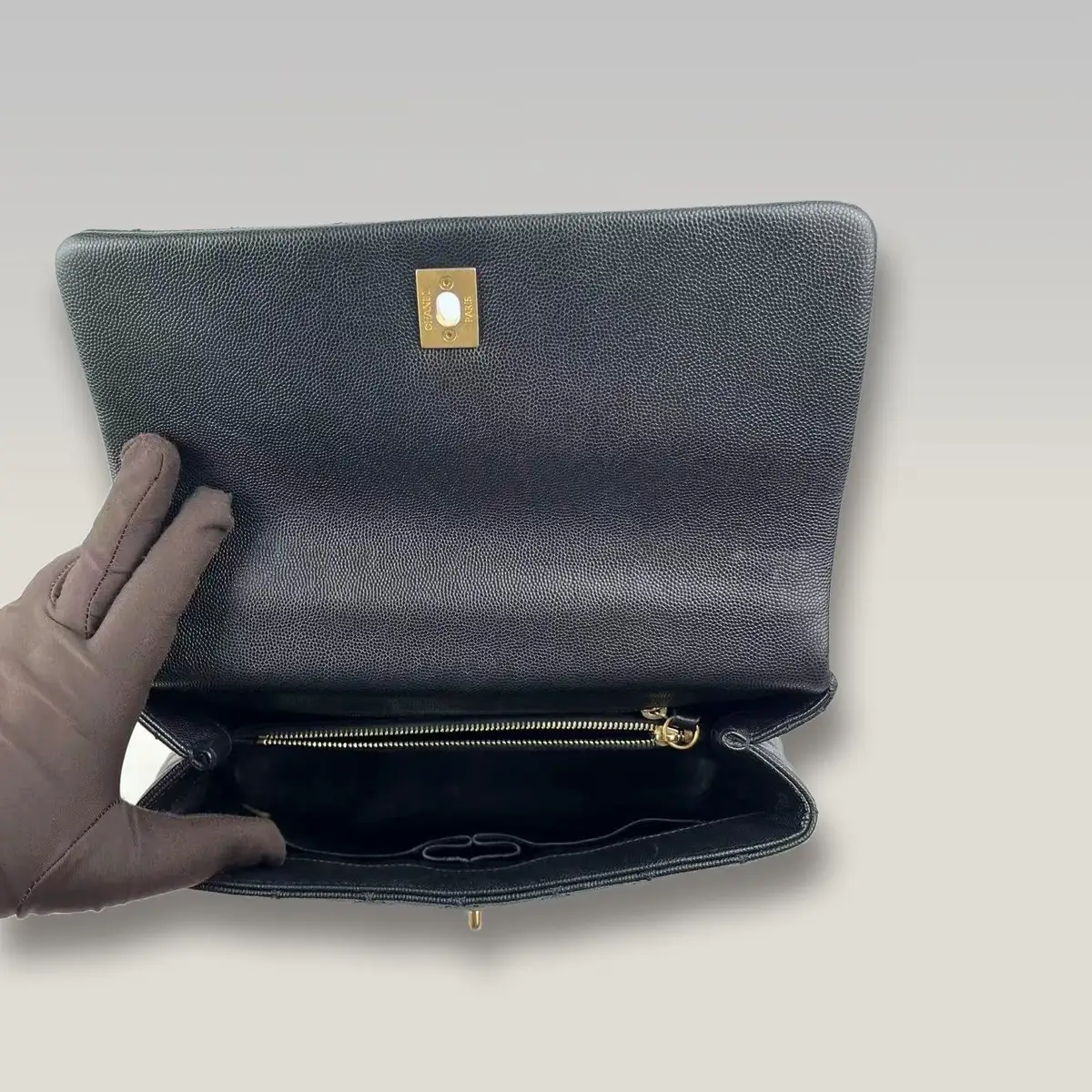 Chanel Coco Handle Medium in Black and Burgundy, photo 6