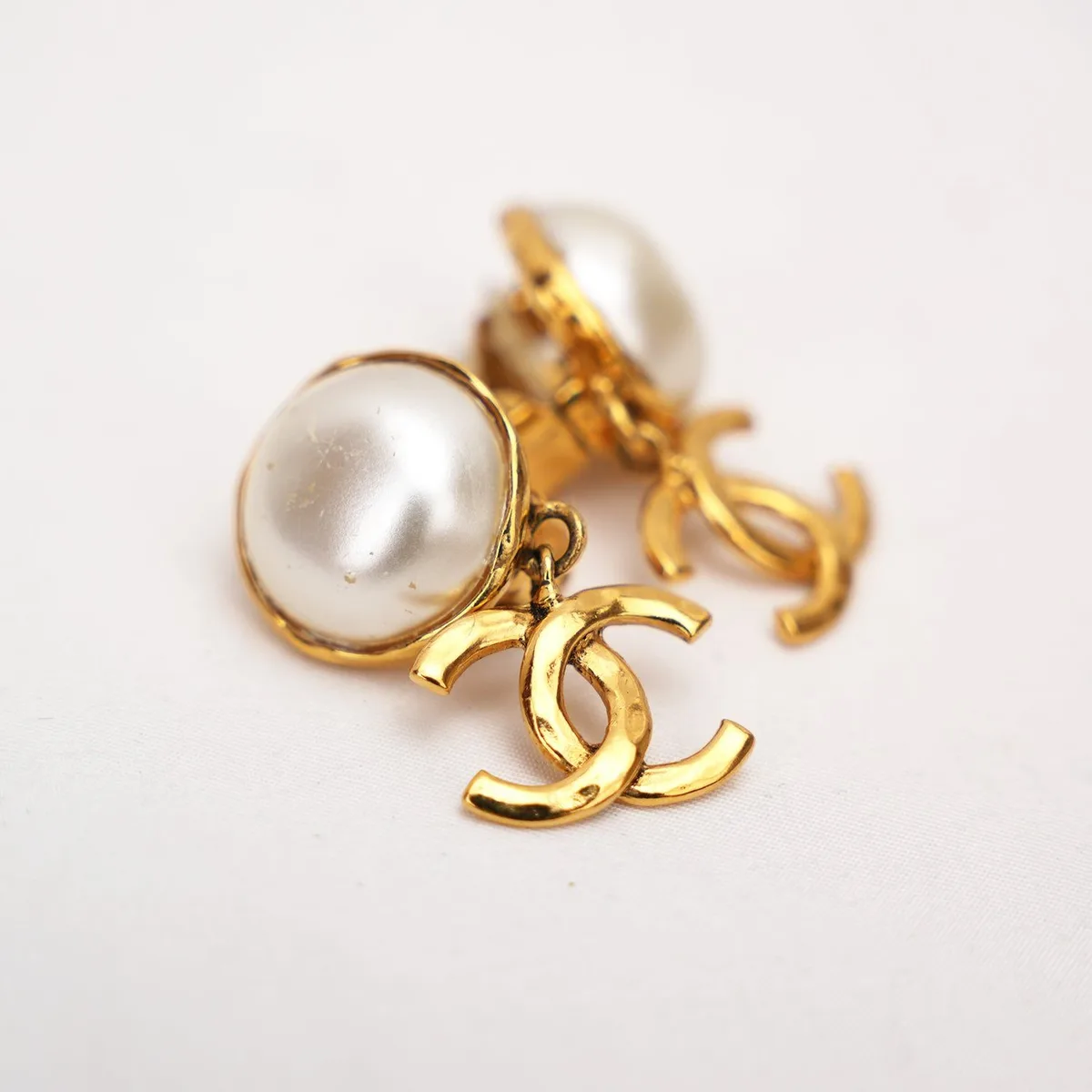 Chanel orecchini a clip con perla e CC, oro, foto 2