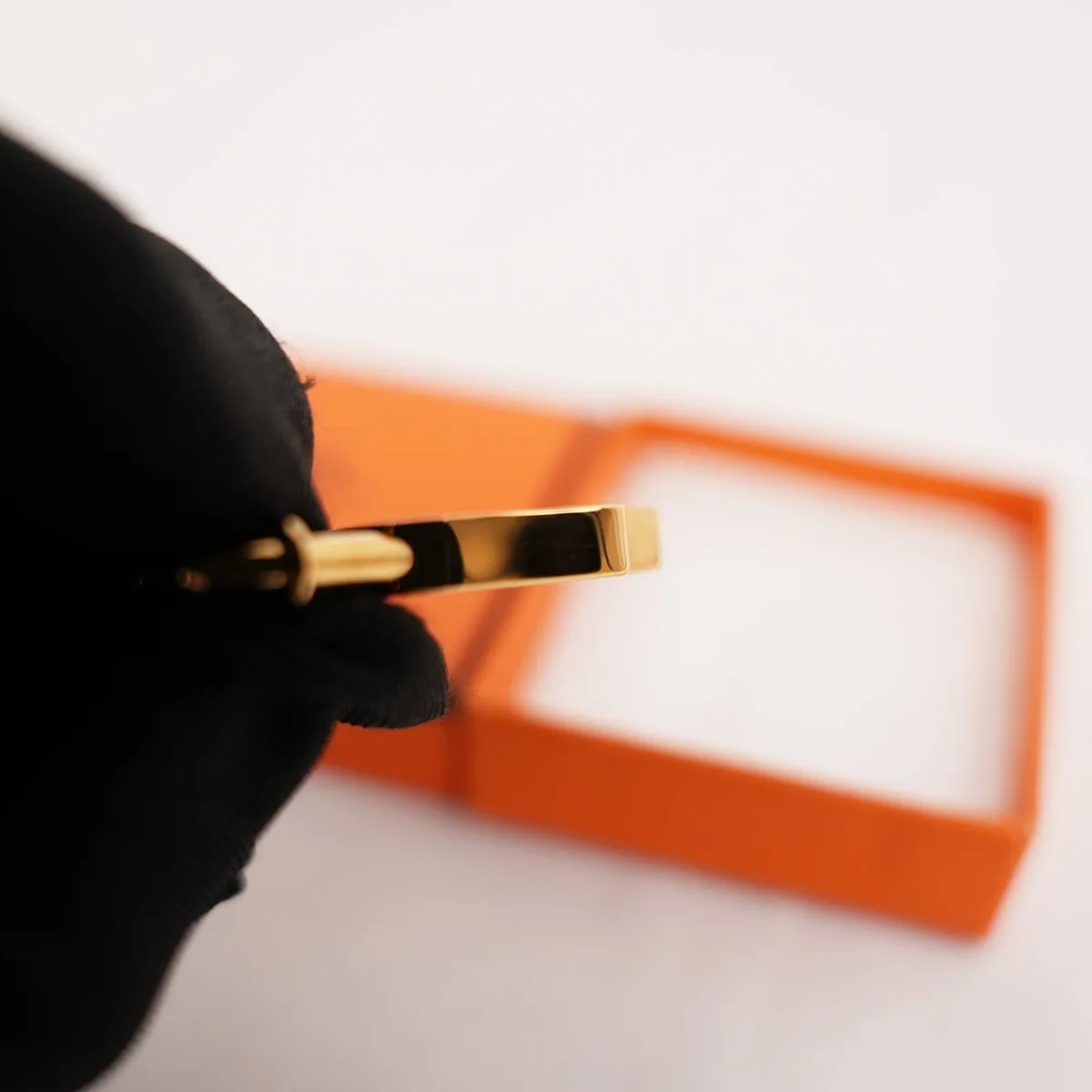 Hermès Cadena Année de la Main 2002 in Gold, photo 5