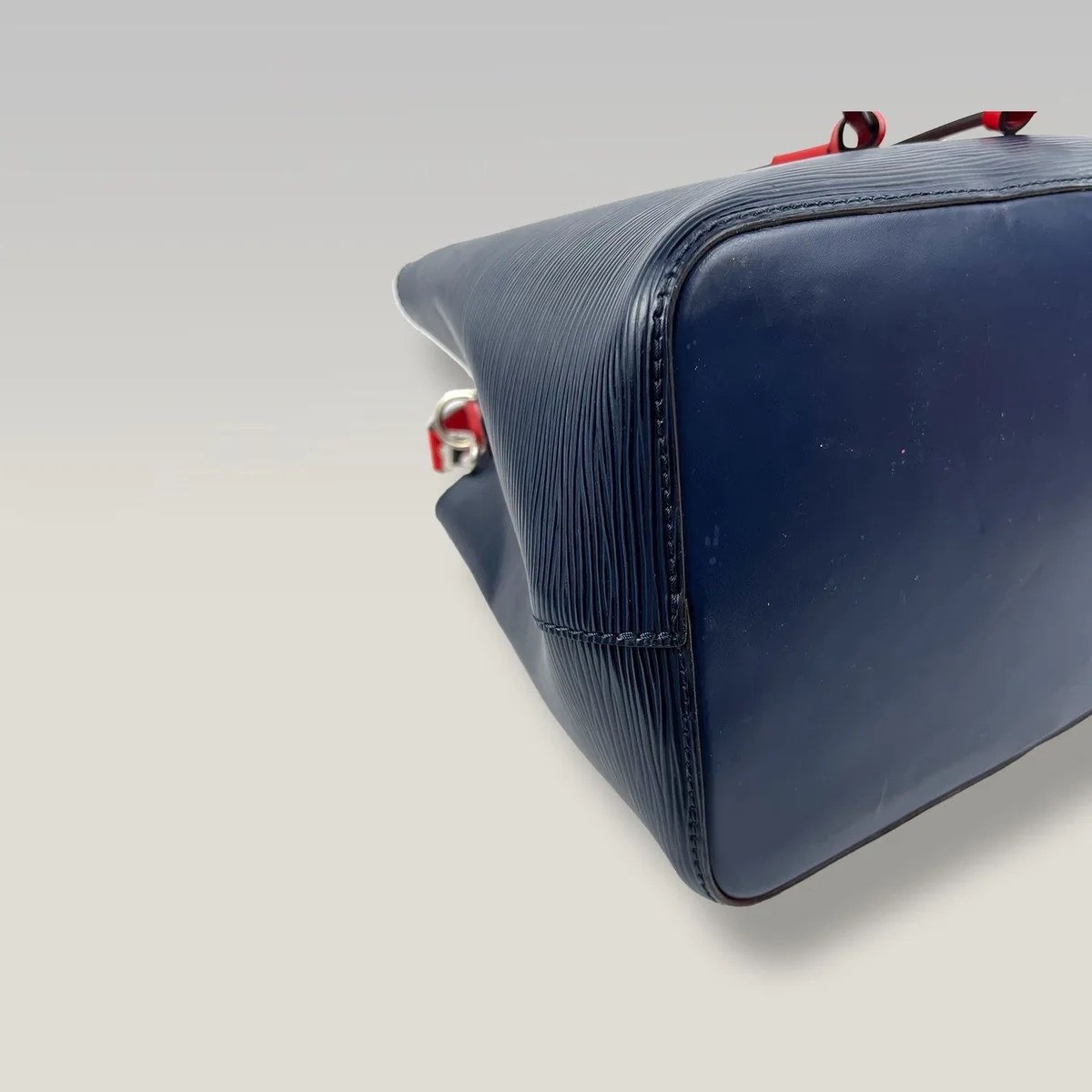 Louis Vuitton NéoNoé MM in Navy Blue with Red, photo 4