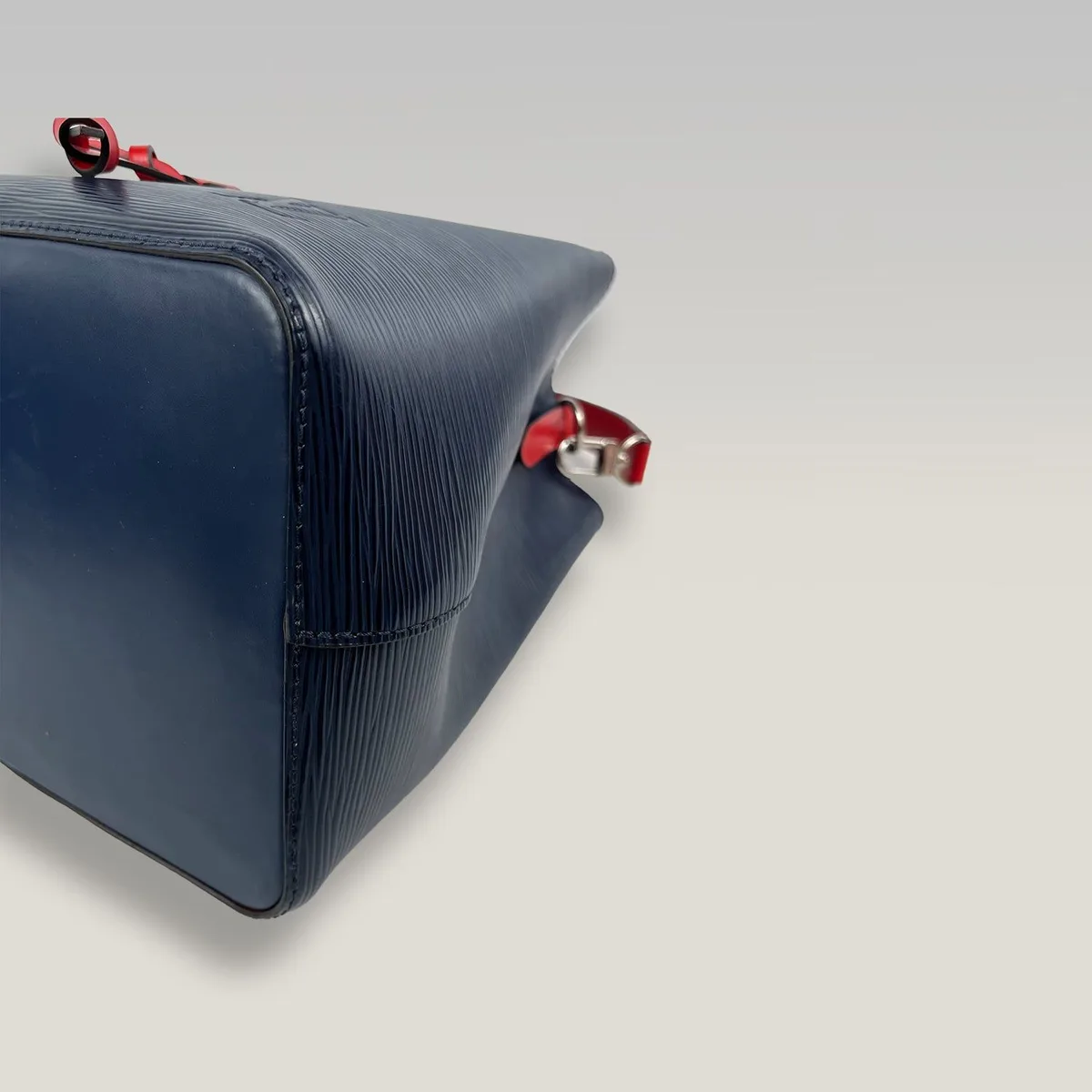 Louis Vuitton NéoNoé MM in Navy Blue with Red, photo 5