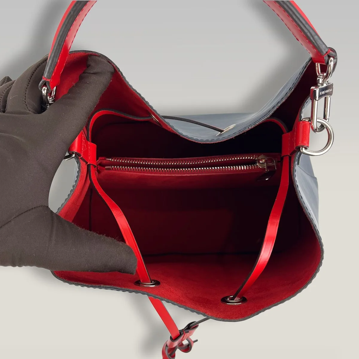 Louis Vuitton NéoNoé MM in Navy Blue with Red, photo 6