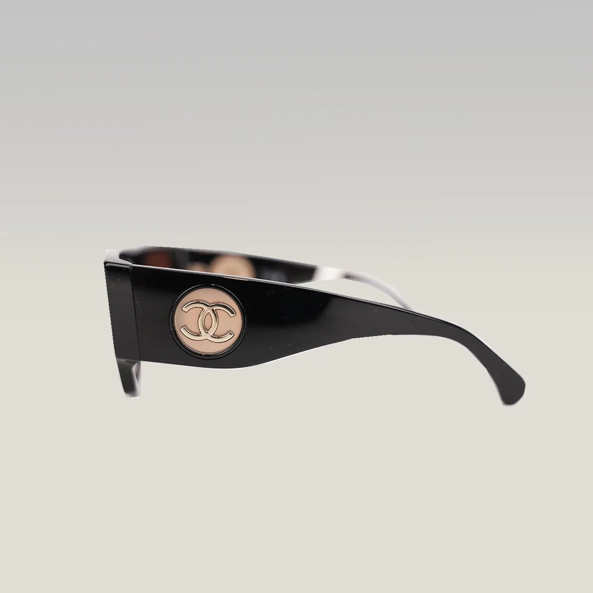 Chanel Oversized Square Sunglasses чёрного цвета, фото 3