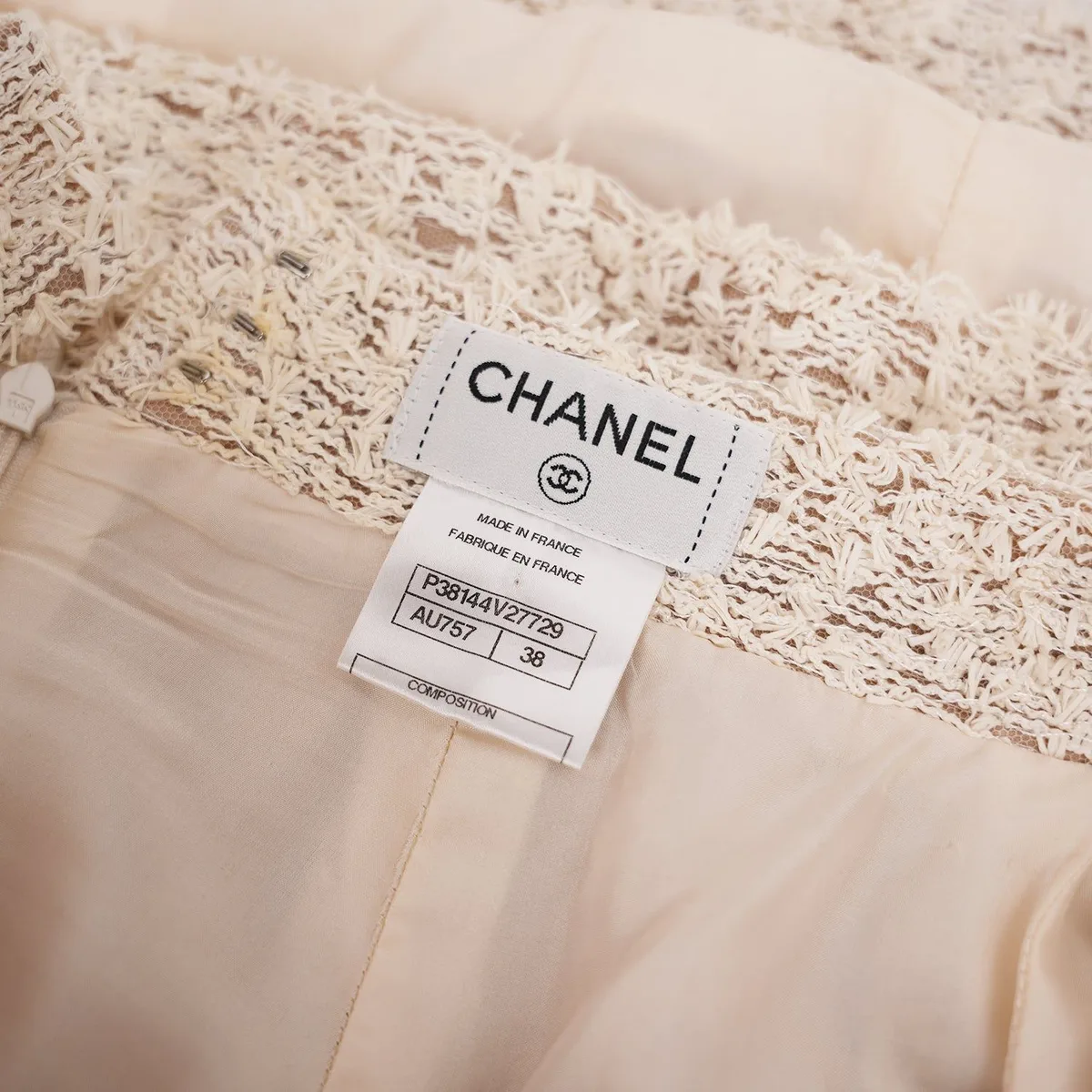 Chanel Textured Knit Mini Skirt in Beige and Ivory, photo 3