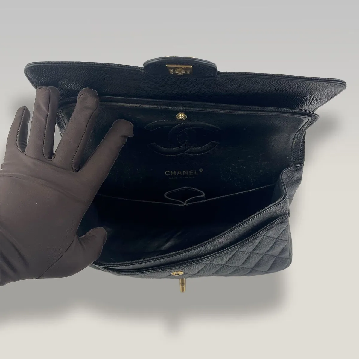 Chanel Classic Medium Double Flap in Black, photo 6