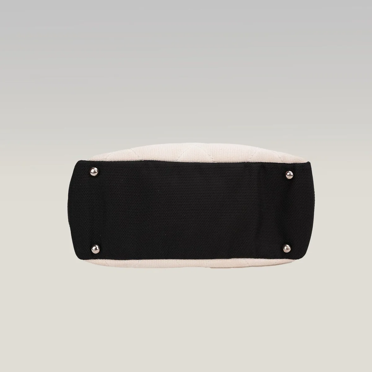 Chanel Paris Biarritz Small Tote in nero e bianco, foto 6