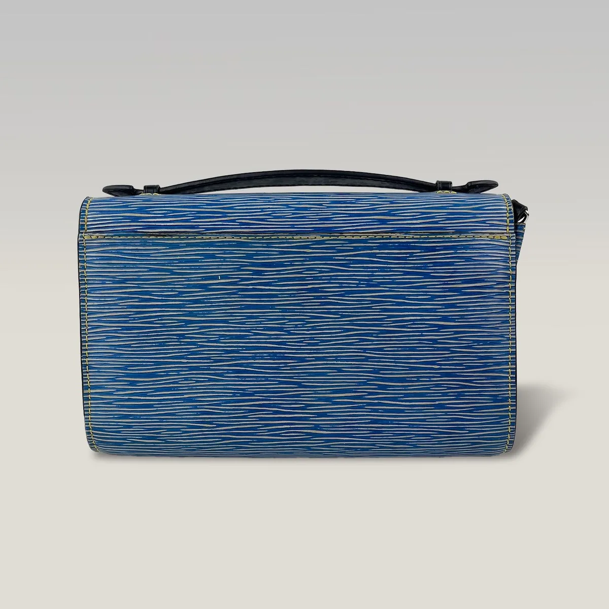 Louis Vuitton Cluny in Blue, photo 3