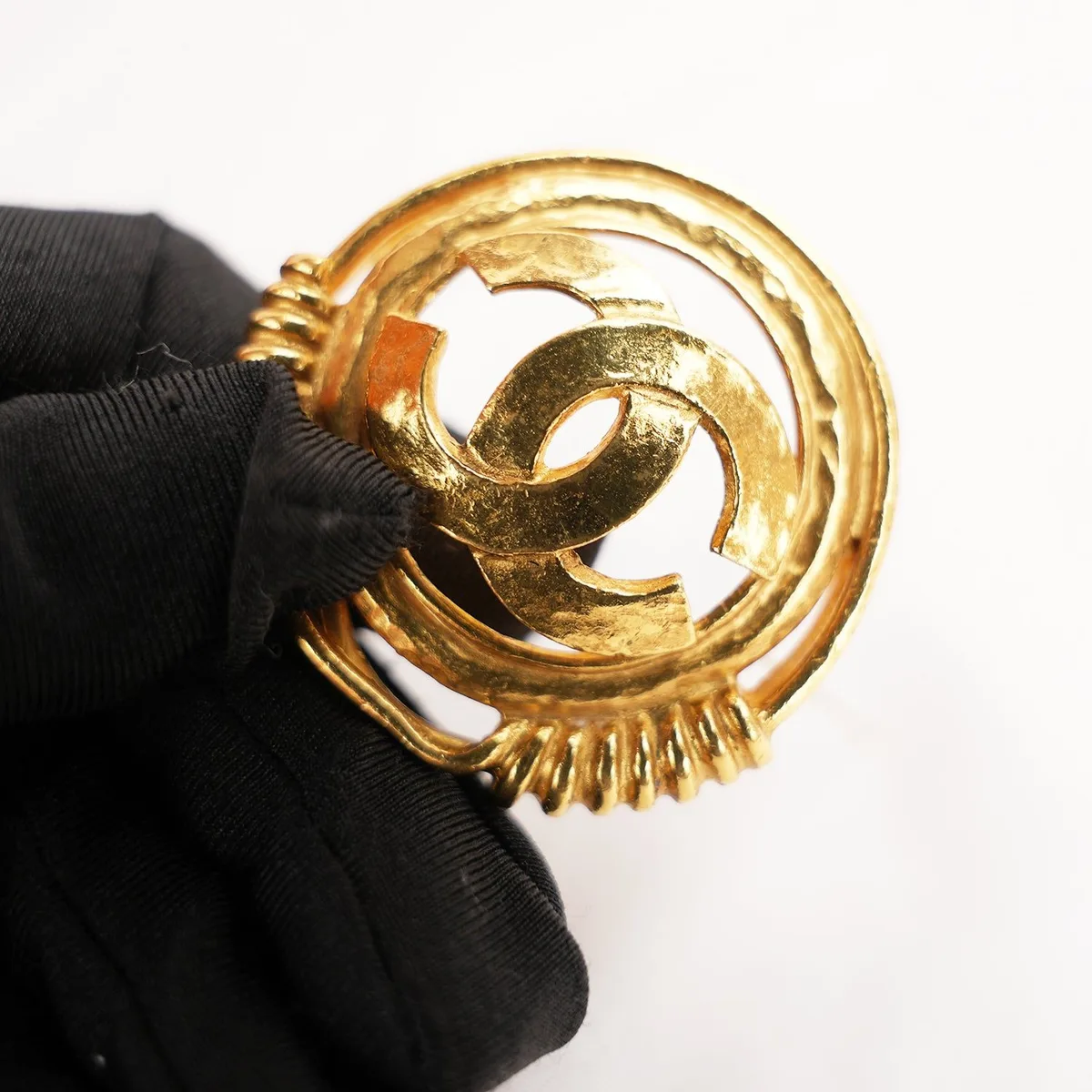 Chanel 1994 CC Brooch in Gold, photo 5