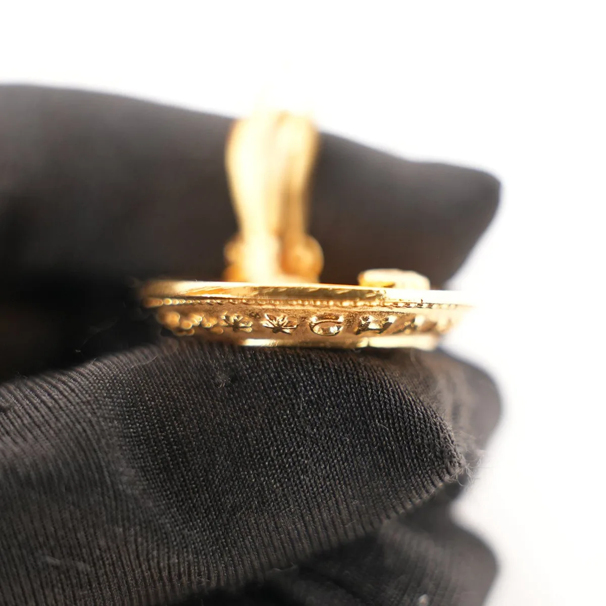 Chanel Radial Pattern Round Clip-On Earrings in Gold, photo 6