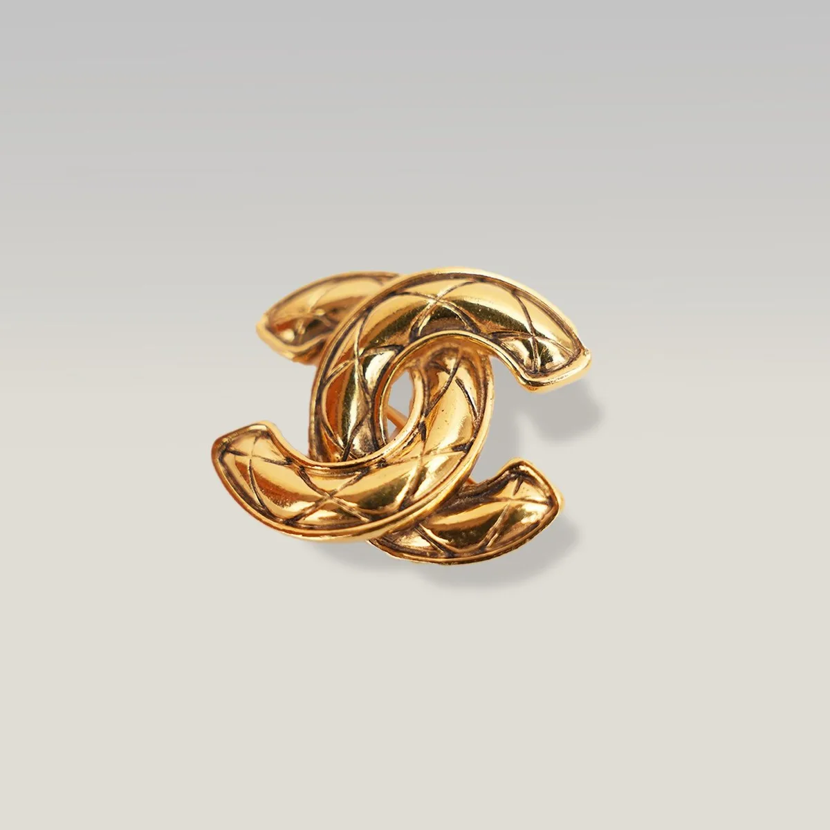 Chanel CC Quilted Brooch in Gold, photo 1