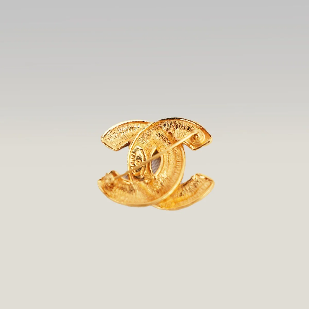 Chanel CC Quilted Brooch in Gold, photo 3