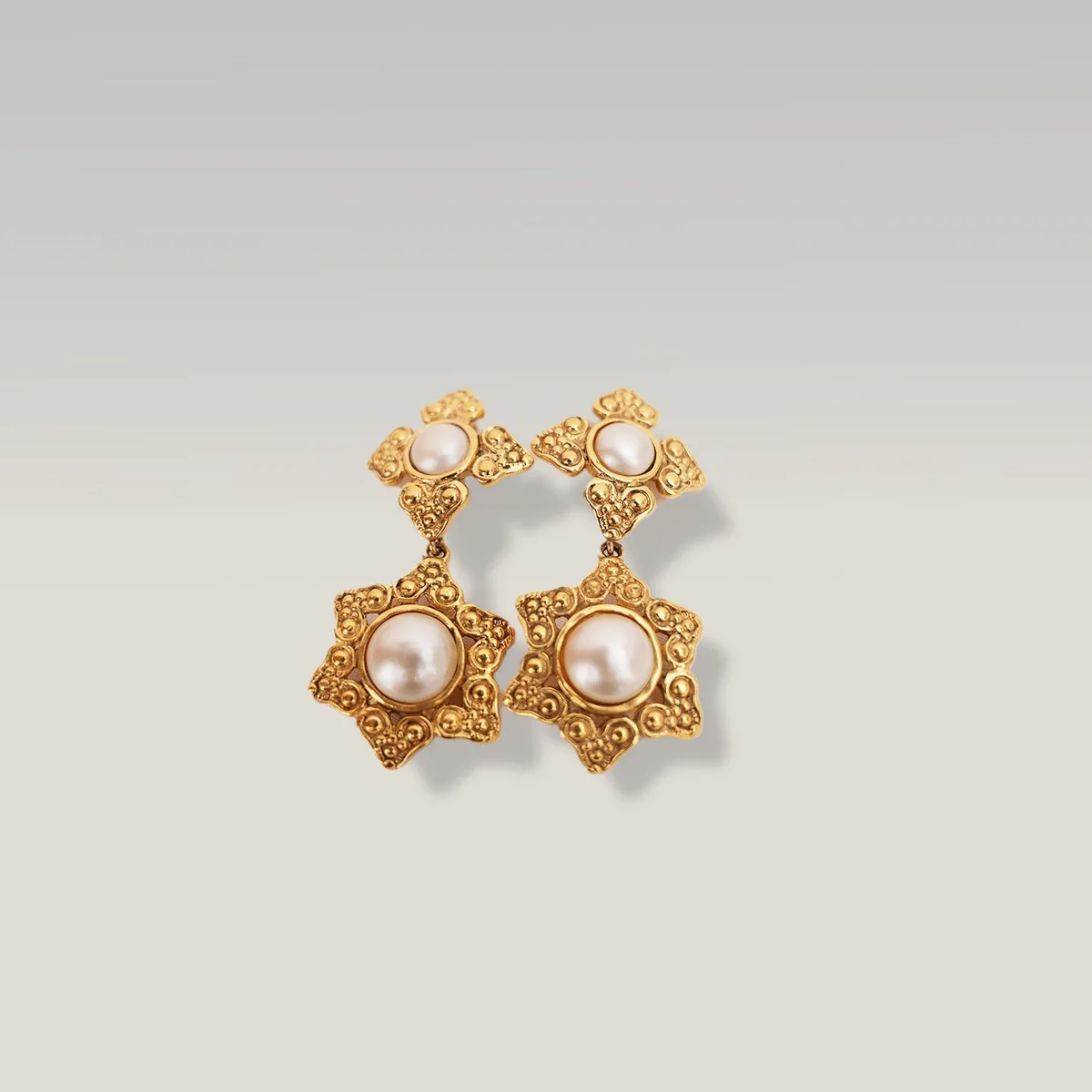 Chanel Pearl CC Drop Clip-On Earrings in Gold, photo 2