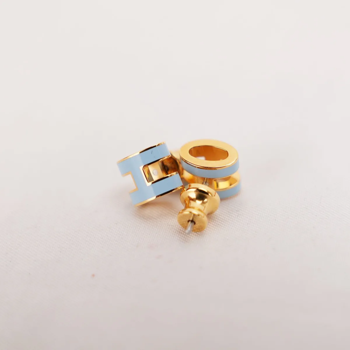 Hermès Pop H Mini Earrings in Gold and Light Blue, photo 4