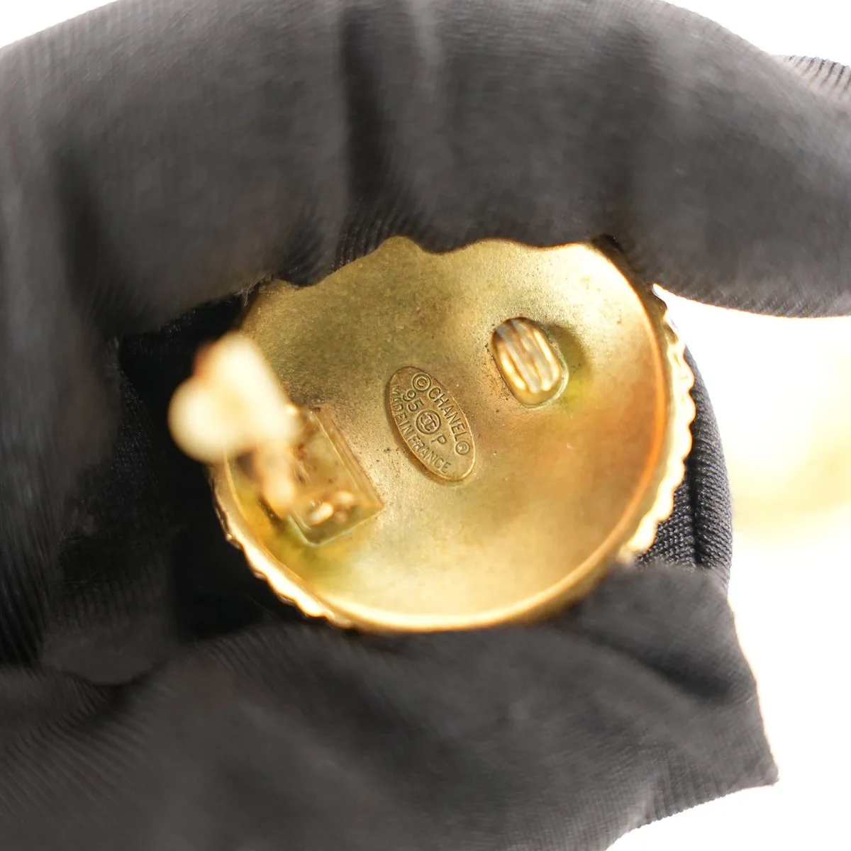 Chanel Coco Chanel Round Clip-On Earrings in Gold, photo 6
