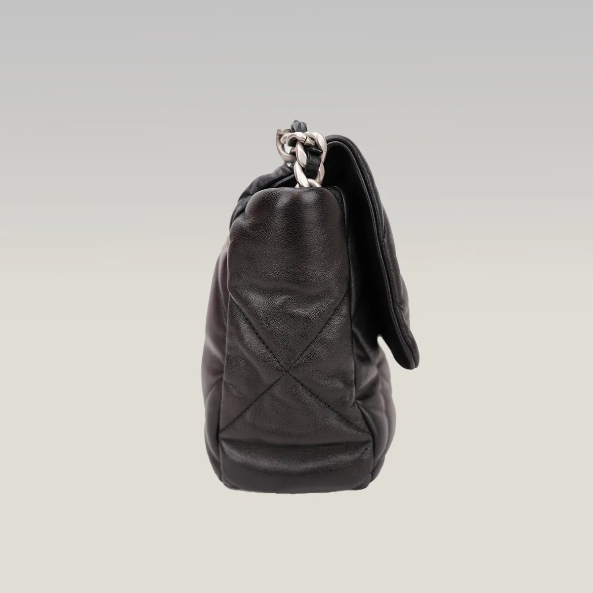 Chanel Chanel 19 Large Flap in Black, photo 5