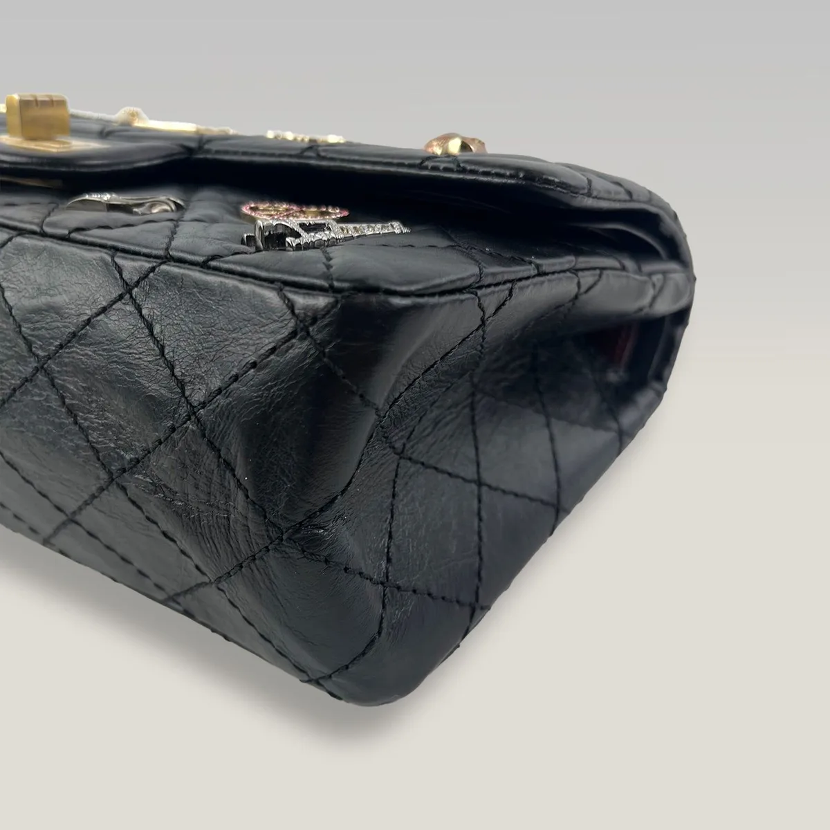 Chanel Lucky Charms Flap in Black, photo 4