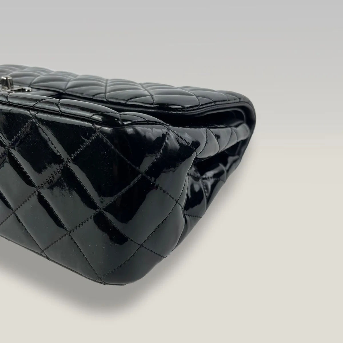 Chanel Classic Flap Jumbo in Black, photo 4