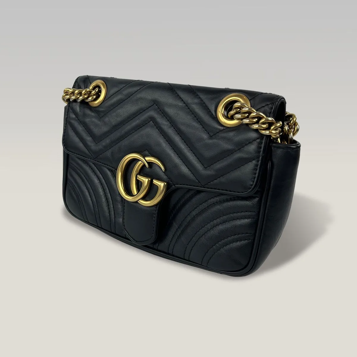 Gucci GG Marmont Shoulder Bag in Black Matelassé Leather with Chain Strap