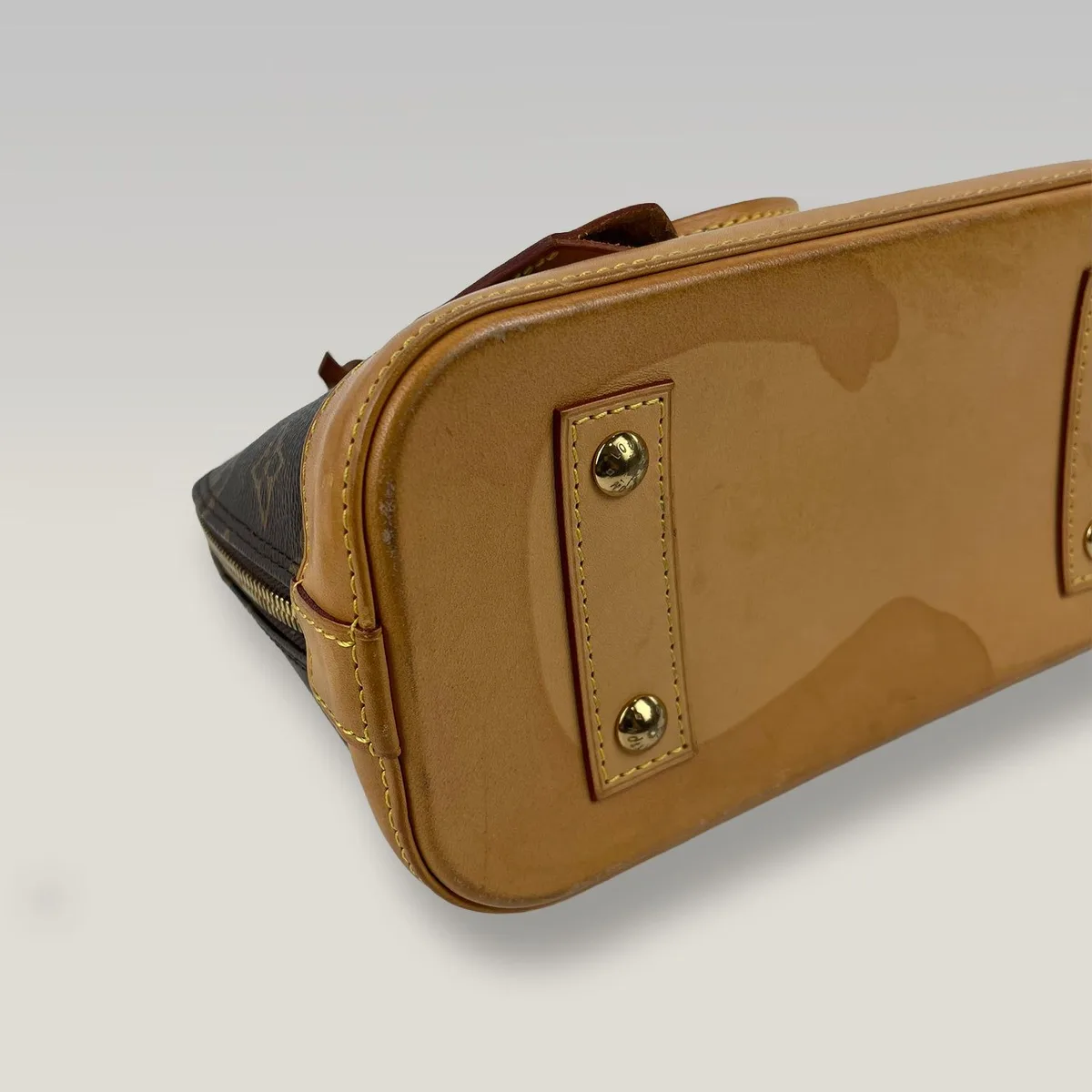 Louis Vuitton Alma MM in Brown, photo 6