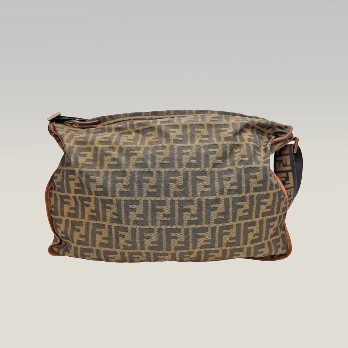 Fendi FF Monogram Schultertasche in Braun, Foto 2