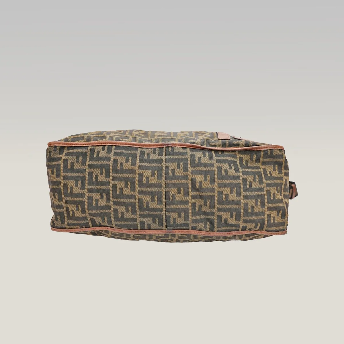 Fendi FF Monogram Schultertasche in Braun, Foto 5