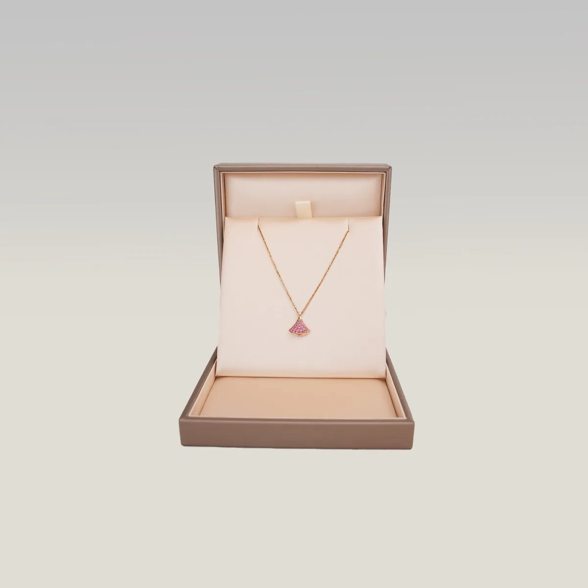Bvlgari Divas' Dream in Rose Gold with Pink Stones, photo 2