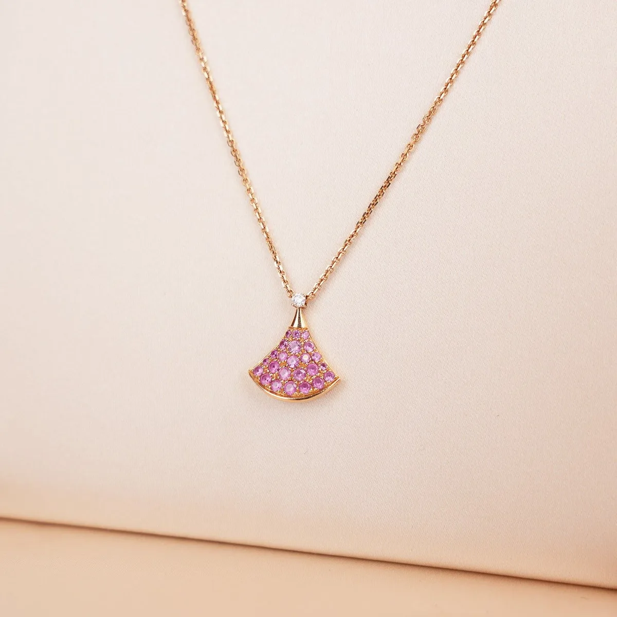 Bvlgari Divas' Dream in Rose Gold with Pink Stones, photo 3