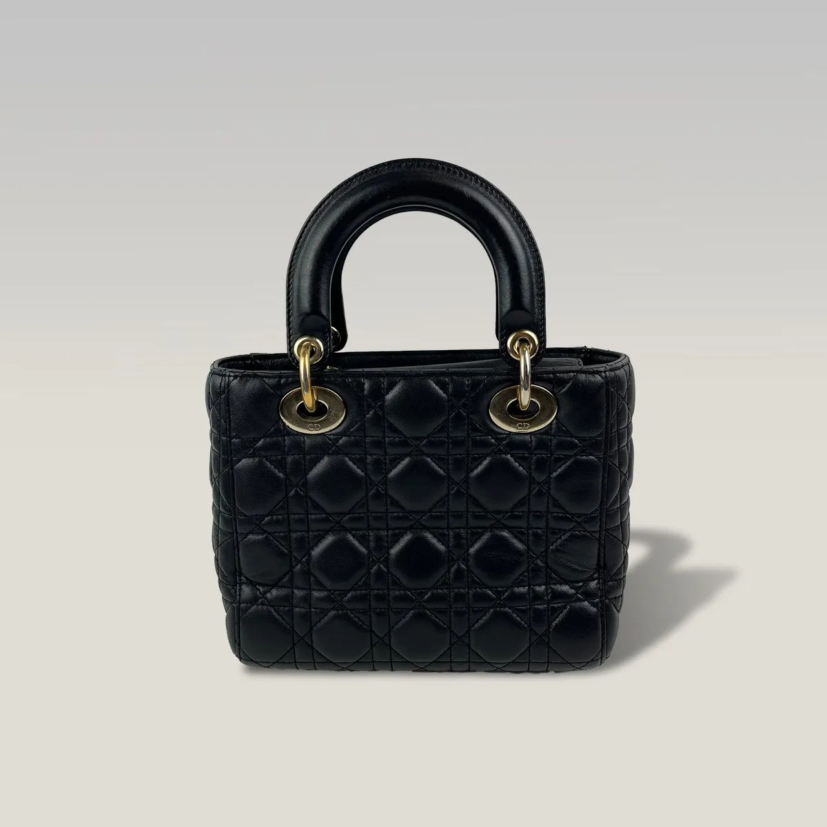 Dior Lady Dior Small em preto, fotografia 3