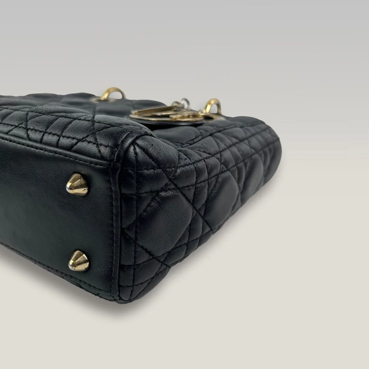 Dior Lady Dior Small em preto, fotografia 4