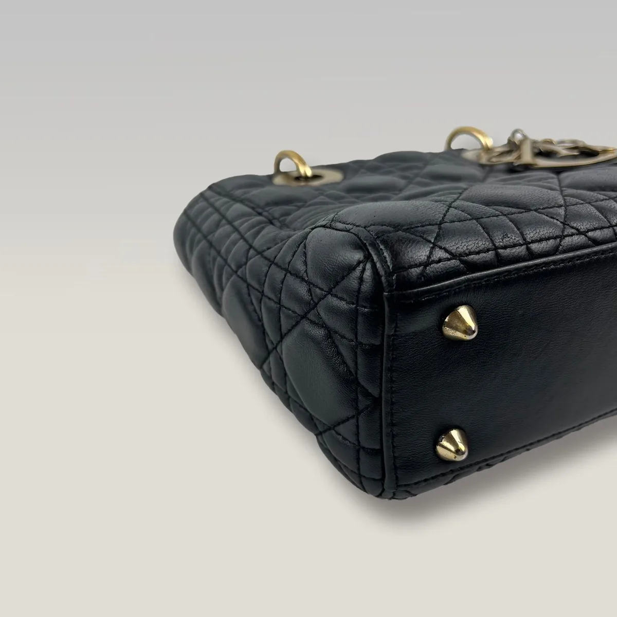 Dior Lady Dior Small em preto, fotografia 5