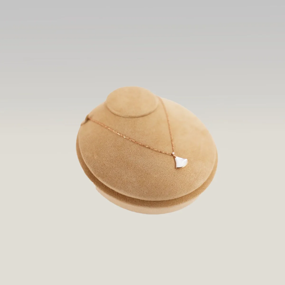 Bvlgari Divas' Dream in oro rosa con madreperla bianca, foto 3