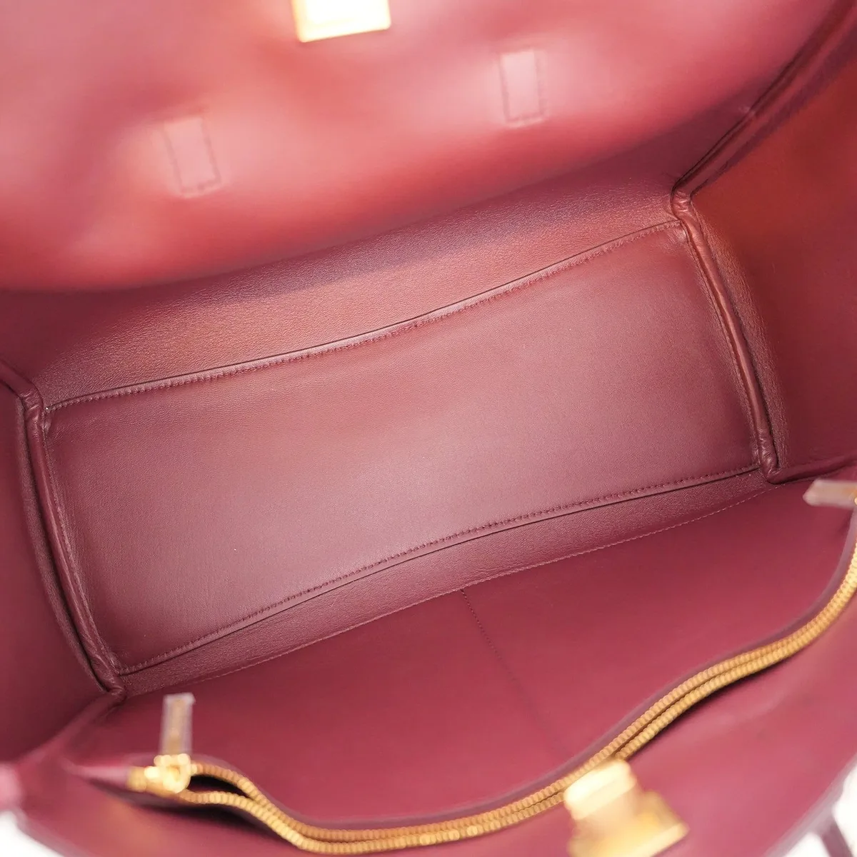 Balenciaga Bel Air Medium in Bordeaux, photo 5
