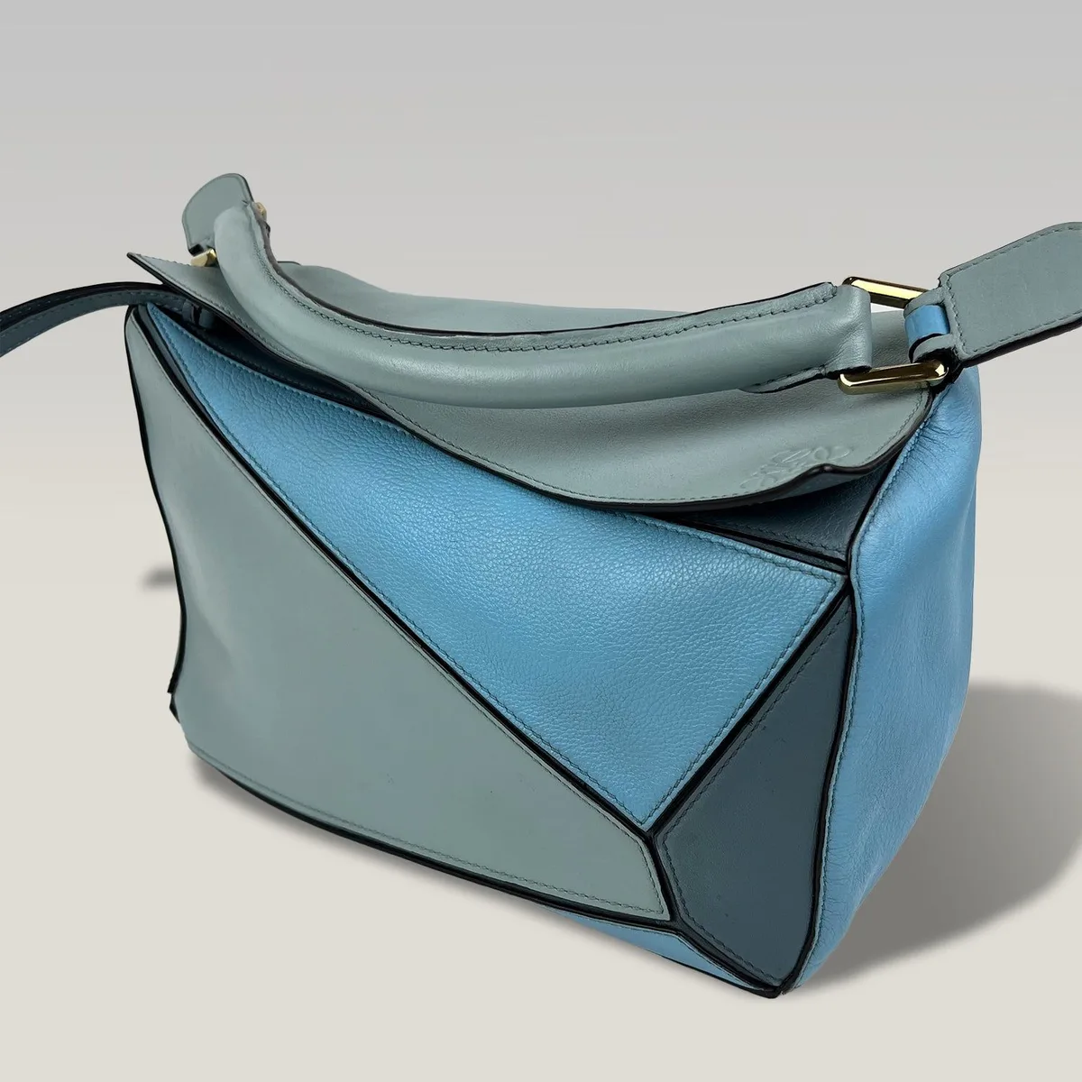 Loewe Puzzle Medium in Light Blue and Grey Colour-Block Leather with Strap