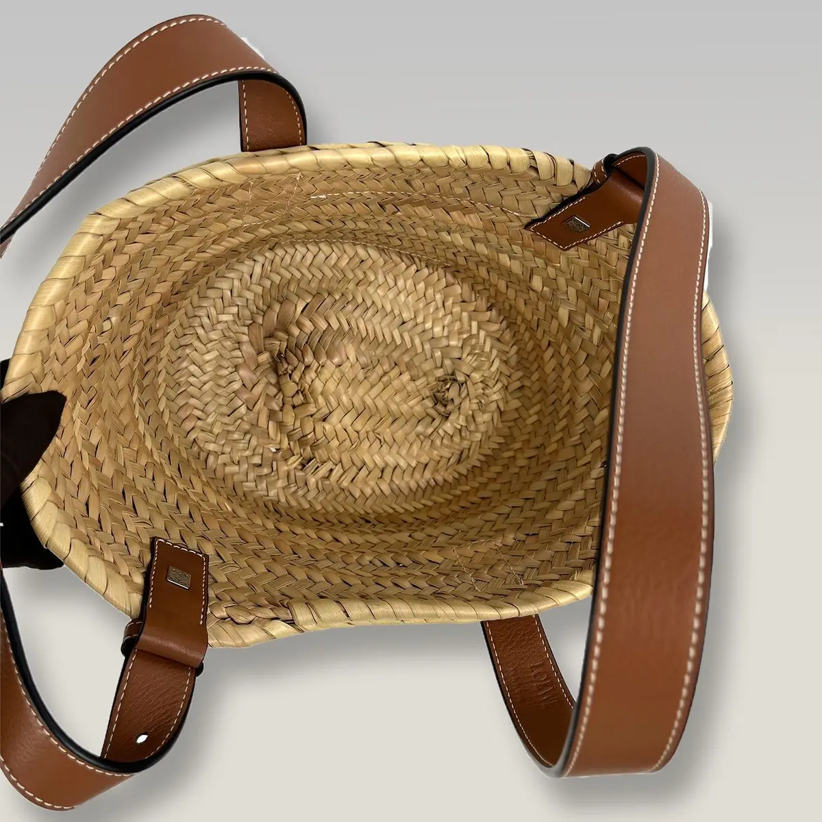 Loewe Basket Bag in Natur und Braun, Foto 5