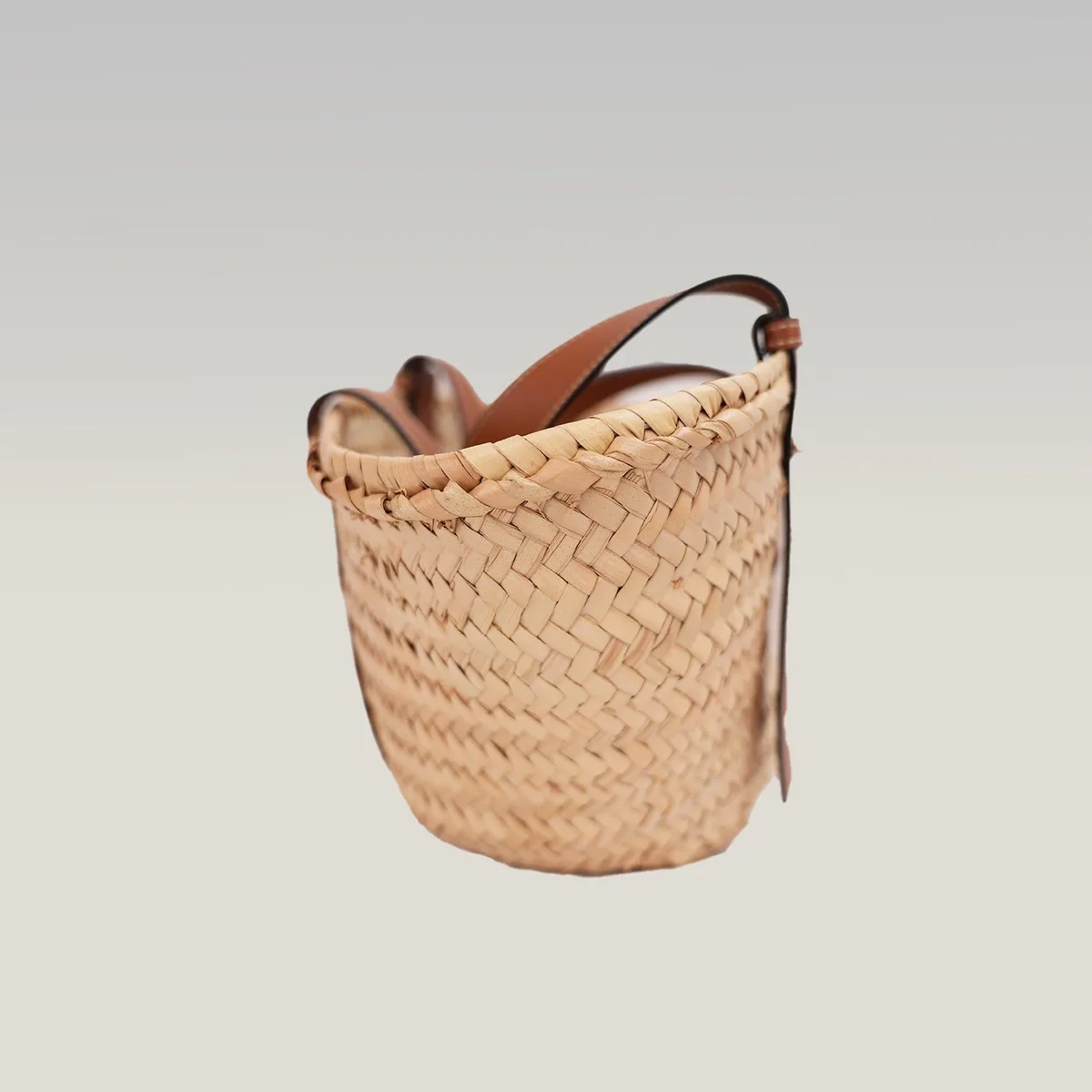 Loewe Basket Bag Medium in Hellbraun, Foto 4