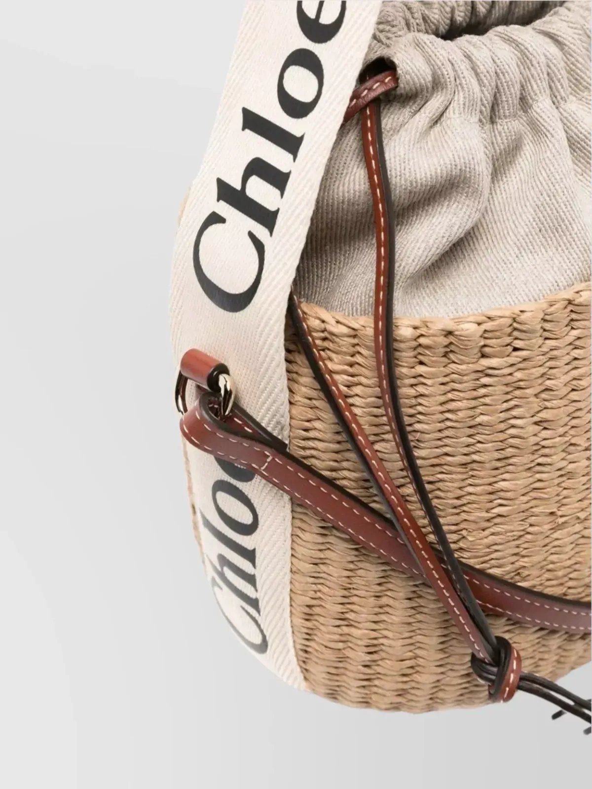 Chloé Woody Small Bucket in Beige, photo 4