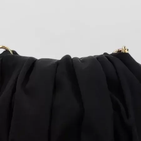 Pochette Chloé Ruched en noir, détail